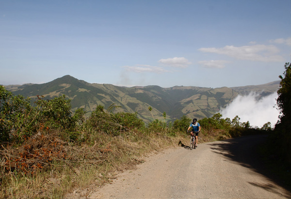 Mountainbiking hacia Alaspungo - cerca de Quito