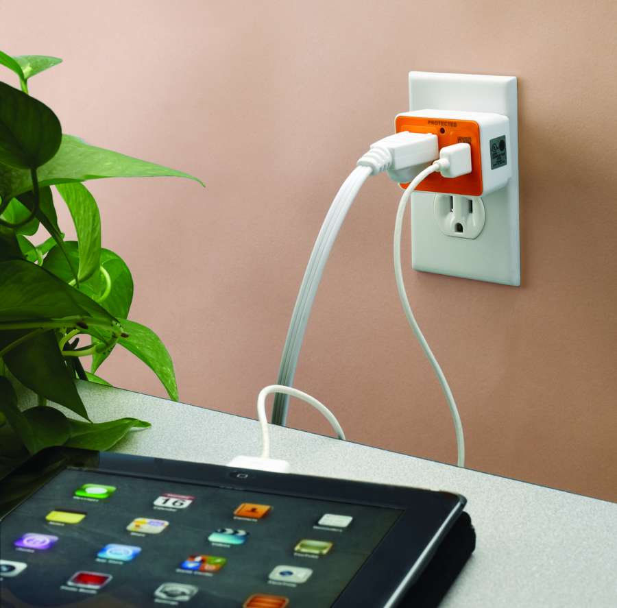 - Lewis'n Clark Compact Surge Protector USB Charger White