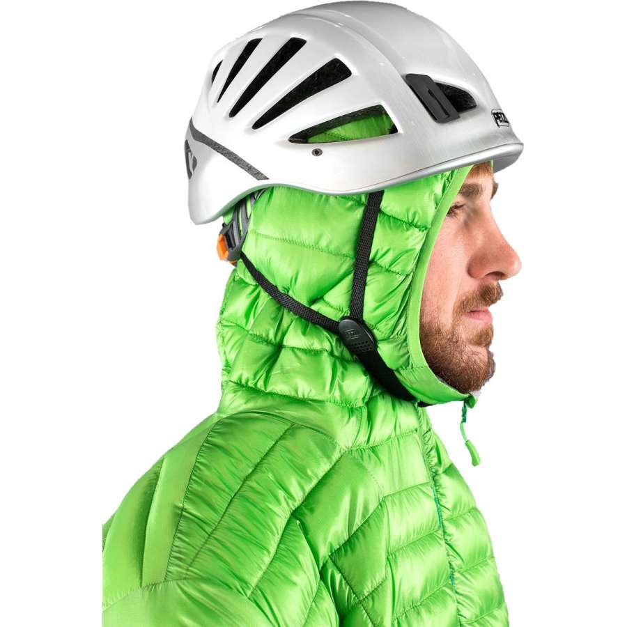 Compatible con uso de casco  - Rab Nimbus Jacket