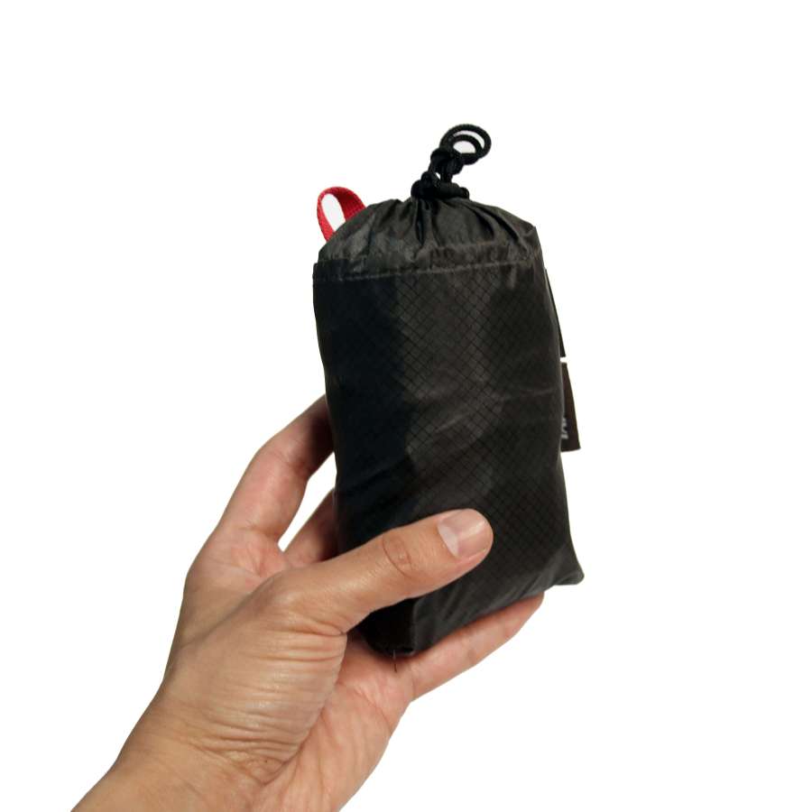 Vista mochila empacada vs tamaño de mano - Tatoo Breeze Pack