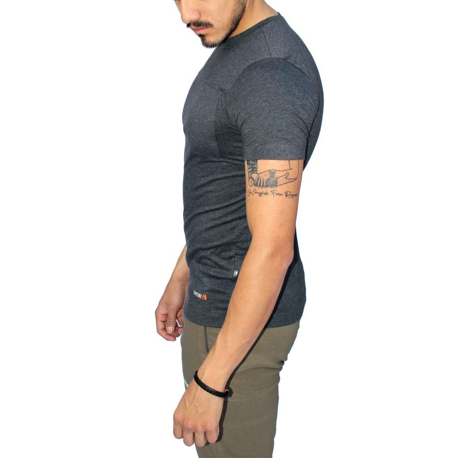 Lateral - Tatoo Camiseta Recharge Hombre