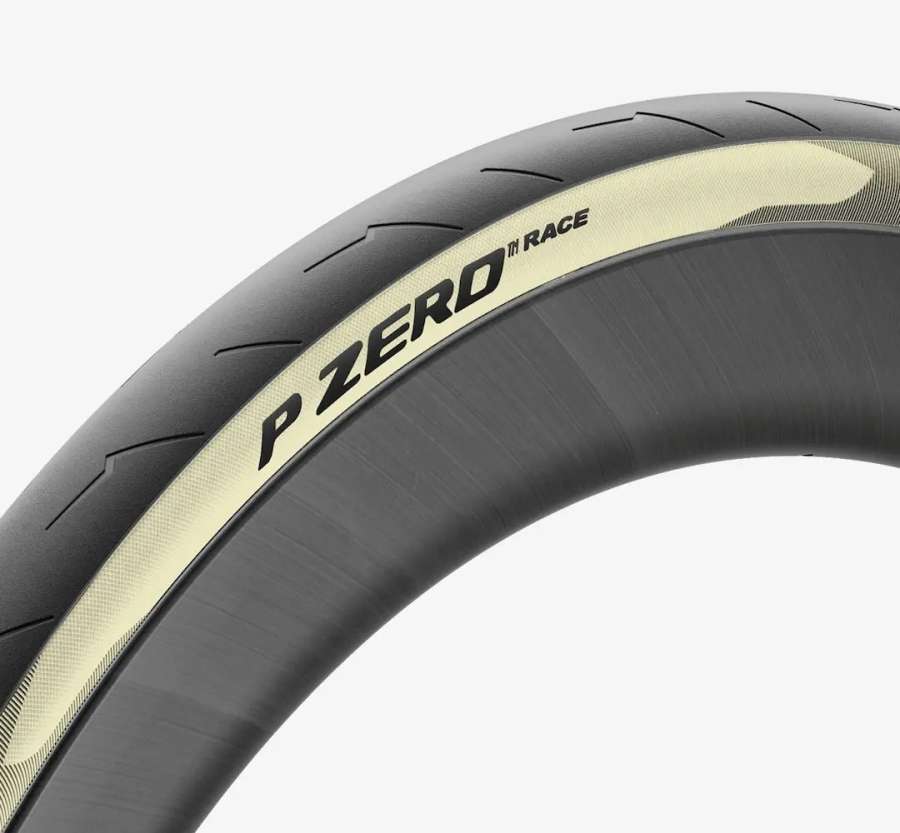 Retro - Pirelli P ZERO™ Race Retro