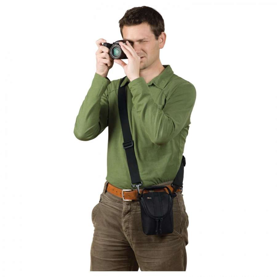 EN USO - Lowepro Adventura Ultra Zoom 100