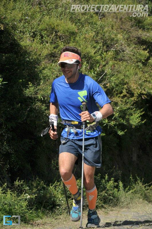 Dempsey Auckland Contestar el teléfono Beneficios y correcto uso de bastones en Trail Running
